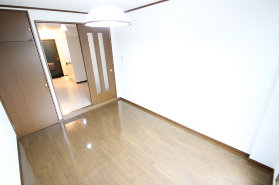 居室・リビング　写真は別の号室のものです。