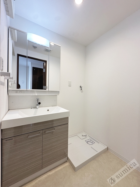 洗面設備　シャンプードレッサー付き・朝シャンもこちらで♪♪