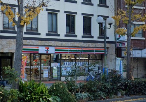 コンビニ　セブン-イレブン 神戸花隈店（コンビニ）まで365m