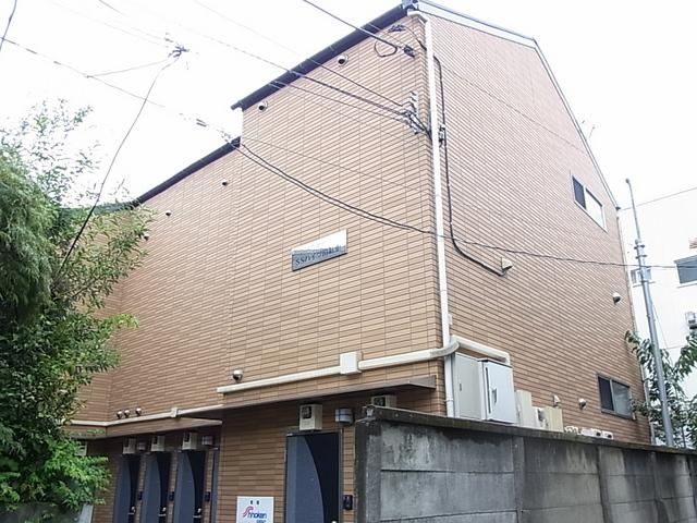 建物外観　閑静な住宅街にあるアパートメント