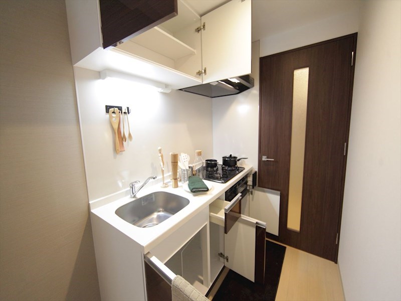 キッチン　システムキッチン（ガス3口コンログリル付）