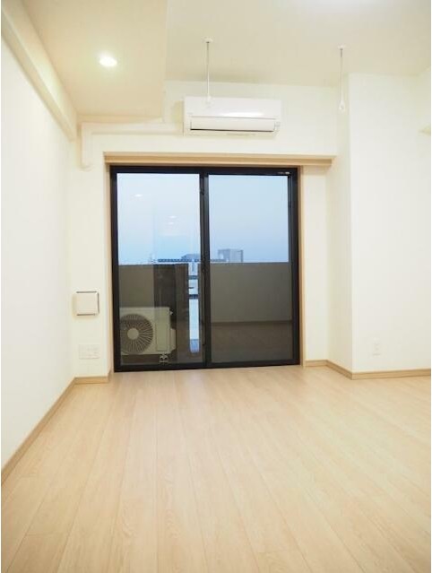 居室・リビング　こちらのリビングで趣味の時間をお楽しみください♪