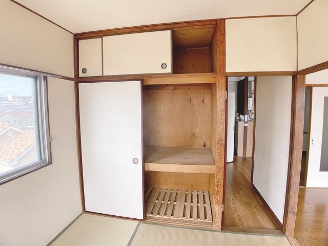 収納　押入れ