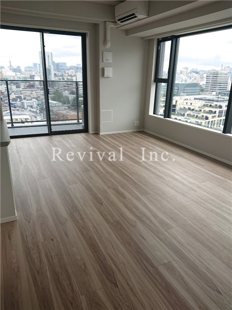 居室・リビング　開放感あるリビングでございます