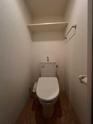 トイレ　別部屋の参考写真となります