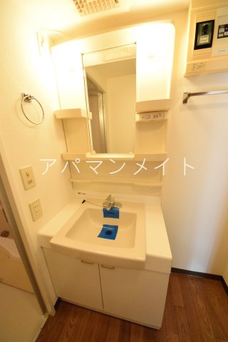 洗面設備　脱衣スペースもあります
