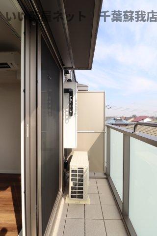 バルコニー　陽当たり良好なバルコニーです