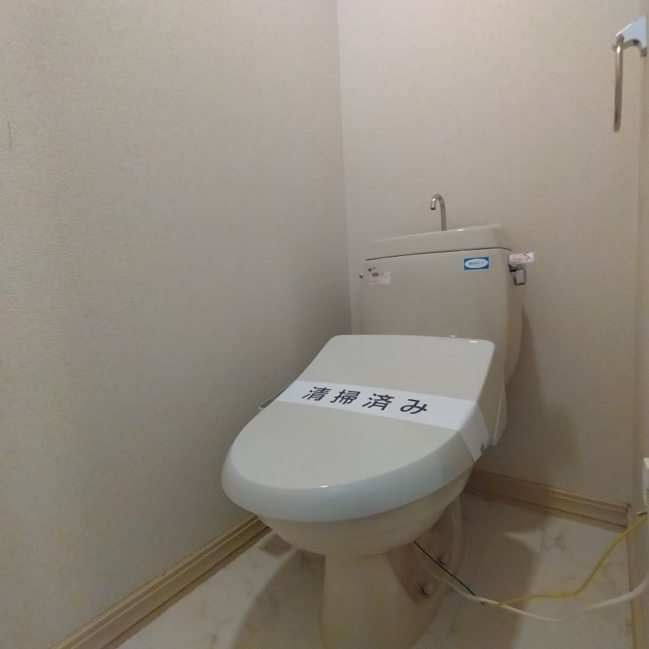 トイレ　温水洗浄便座付