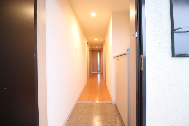 玄関　※別室の参考写真の為、現況優先です。