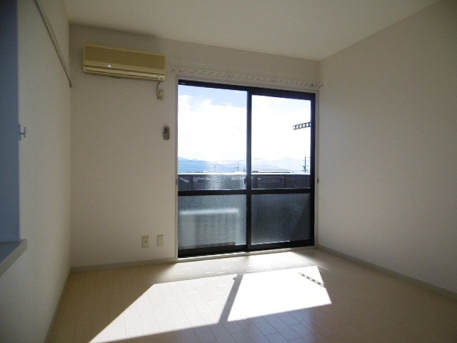 居室・リビング　※写真は201号室のお部屋です。