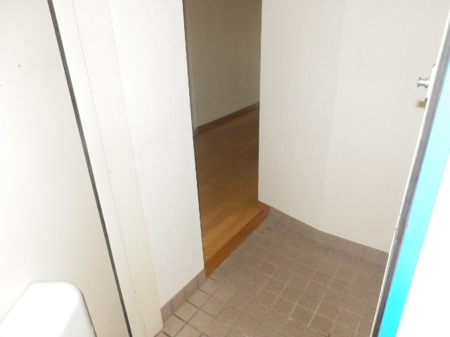 玄関　玄関より