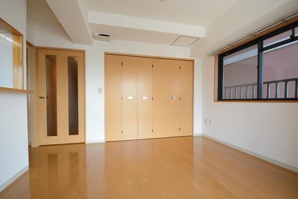 居室・リビング　きれいな洋室です