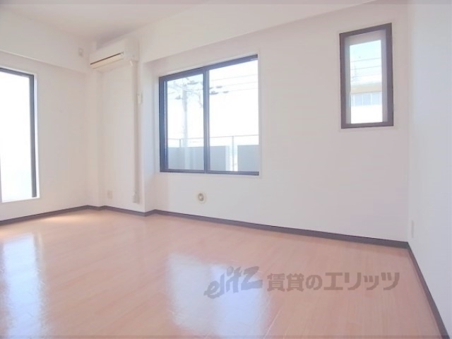 居室・リビング　一人暮らしにはちょうど良い広さです。