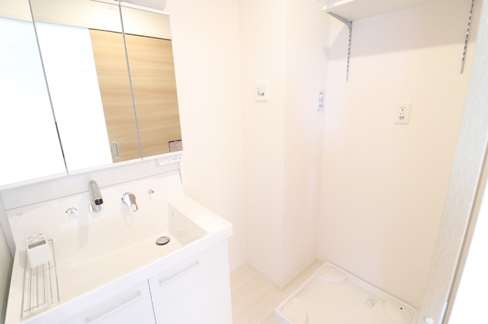 洗面設備　脱衣スペースもあります