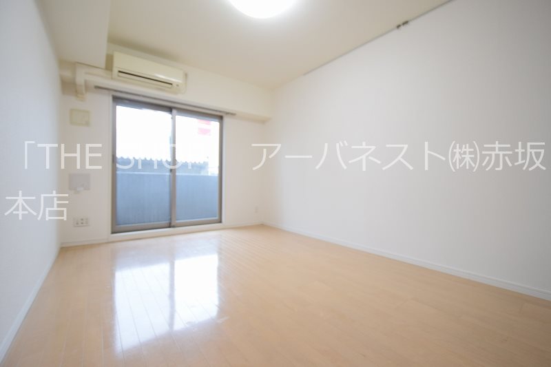 居室・リビング　洋室8.4畳