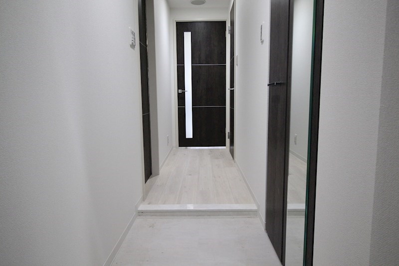 玄関　姿見付シューズボックス