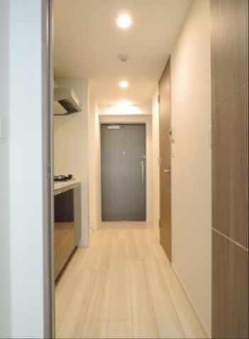 玄関　※別部屋の参考画像です