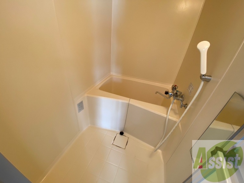 バス・シャワールーム　お風呂になります。一日の疲れを癒してくださいね。