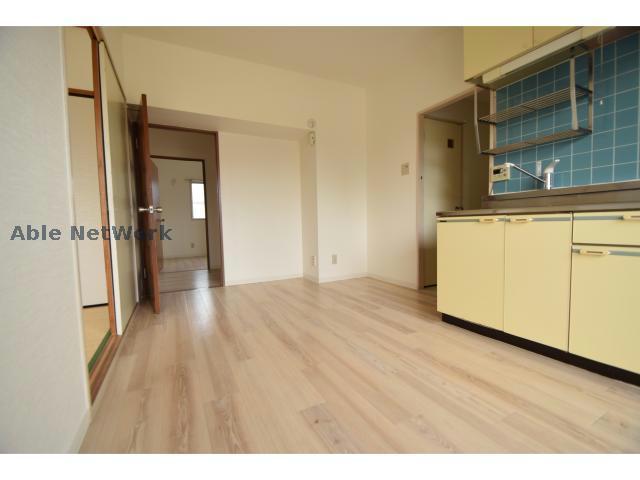 居室・リビング　6.5帖のダイニングキッチン！