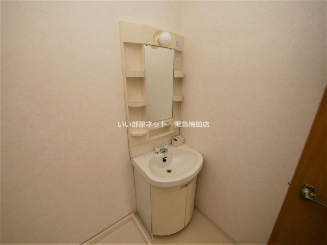 洗面設備　反転タイプとなります。