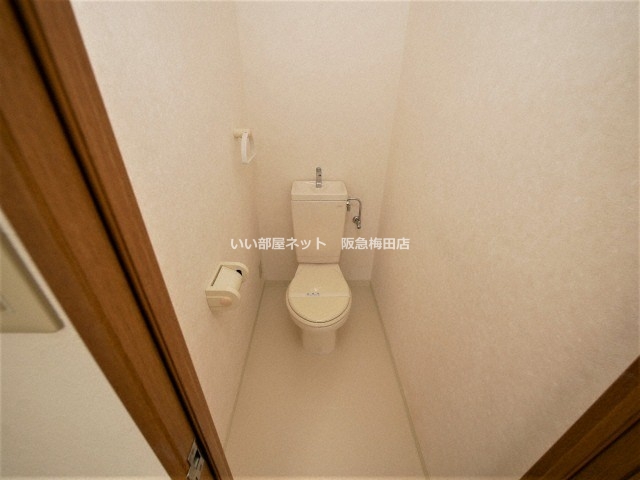 トイレ　反転タイプとなります。