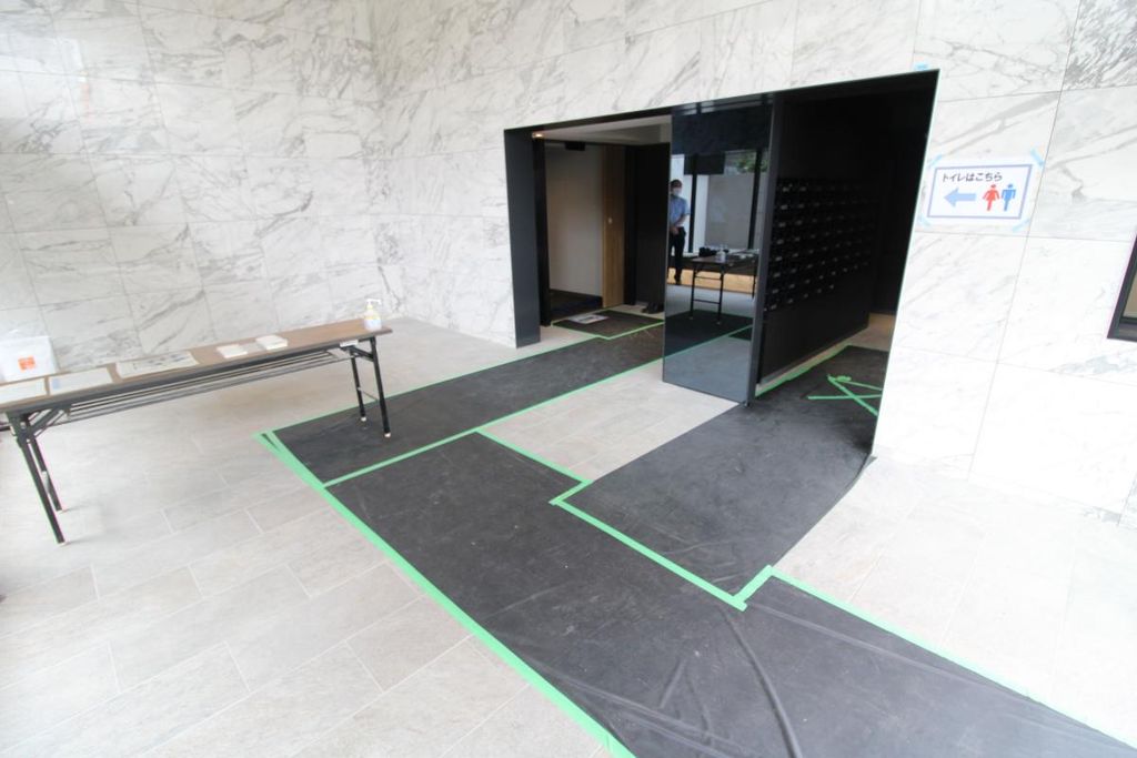 ロビー　バルコニー