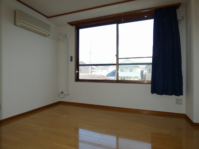 居室・リビング　※カーテンは付きません