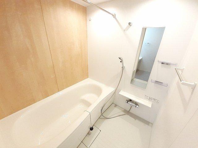 バス・シャワールーム　落ち着いた空間のお風呂です