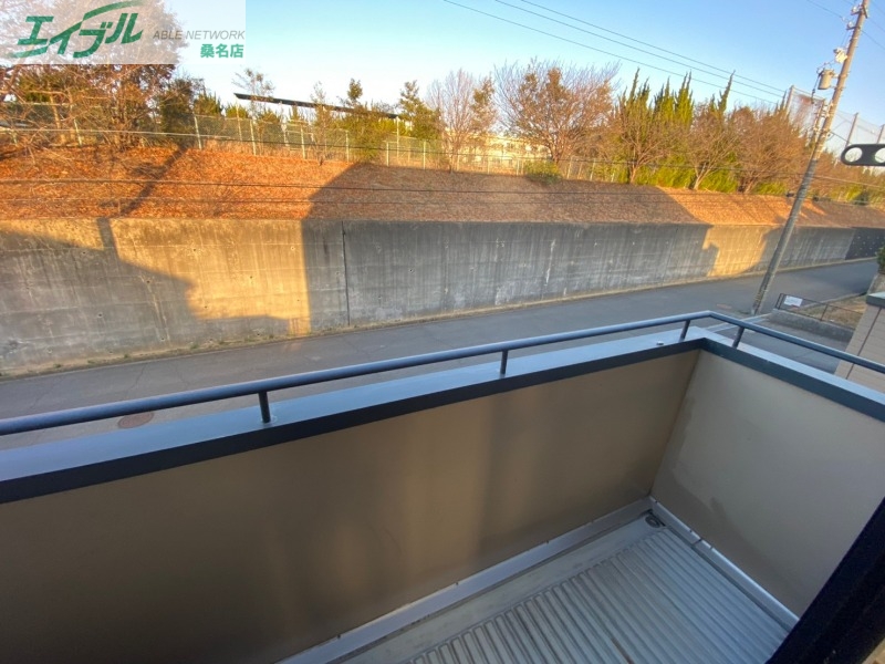 バルコニー　同物件別部屋の写真です