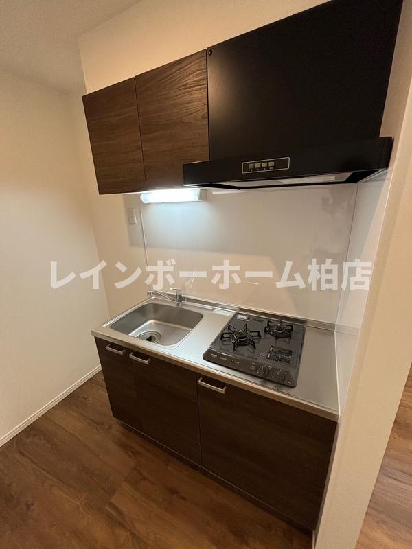 キッチン　コンパクトなキッチンで掃除もラクラク