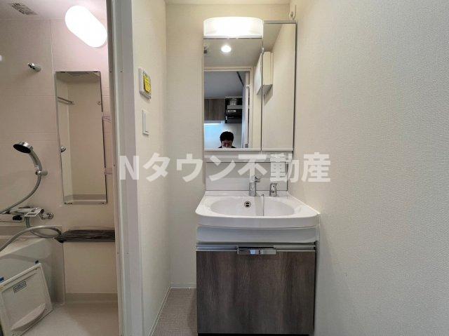 洗面設備　独立洗面化粧台付き
