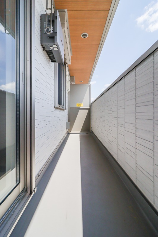 バルコニー　図面と現状に相違がある場合には現状を優先