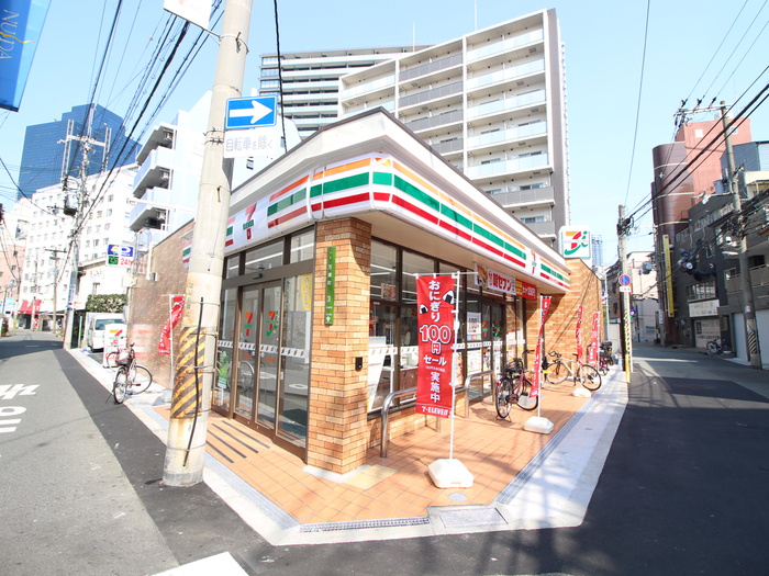 コンビニ　セブンイレブン（コンビニ）まで32m