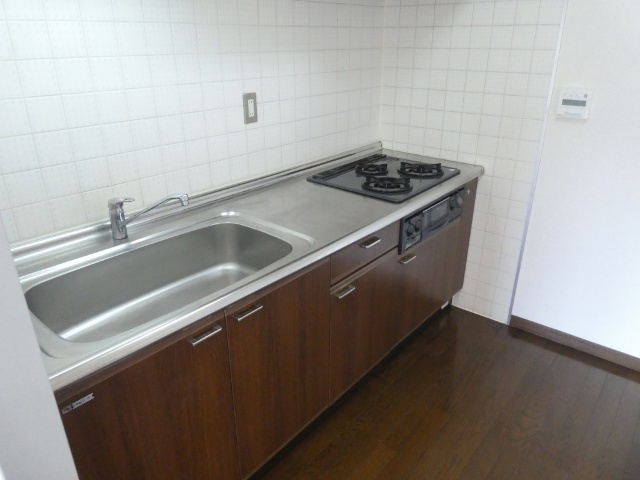 キッチン　システムキッチン３口