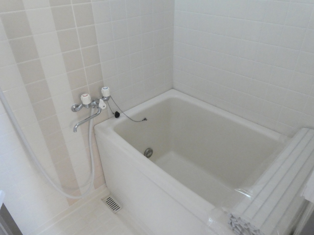 バス・シャワールーム　追い炊き付き浴槽