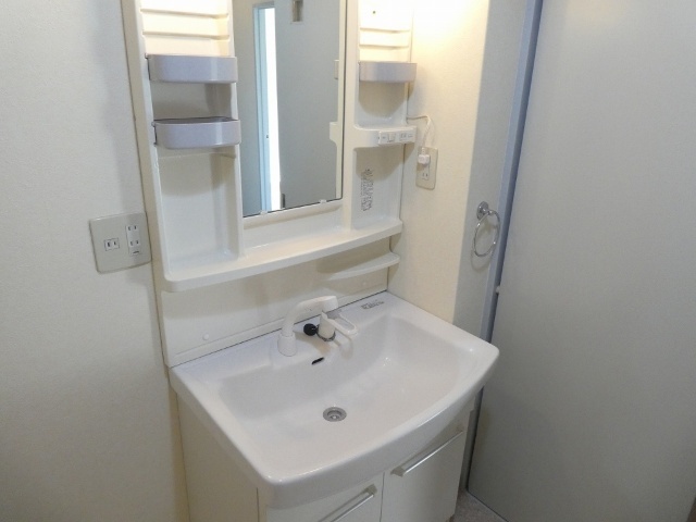 洗面設備　便利な独立洗面台