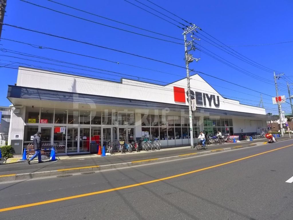 スーパー　西友足立島根店（スーパー）まで330m