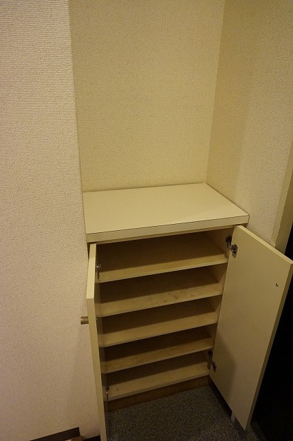 収納　シューズボックス