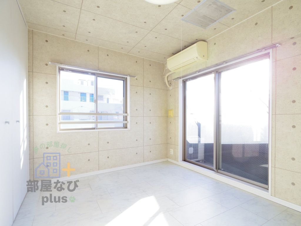 居室・リビング　※他号室写真です