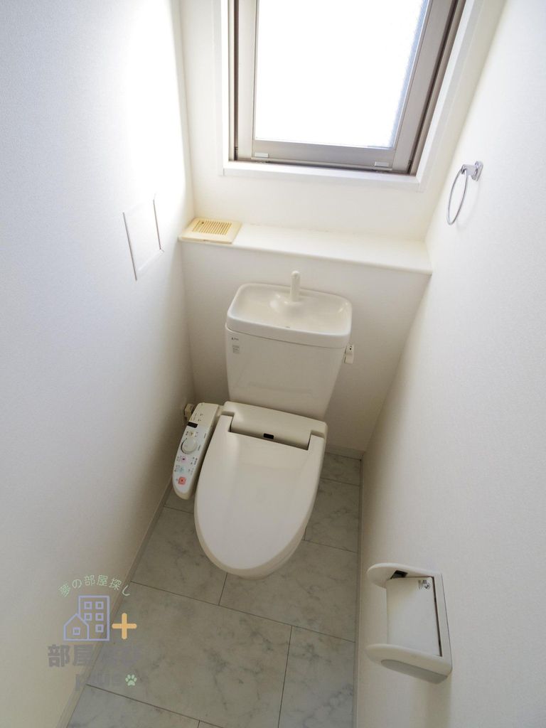 トイレ　※他号室写真です