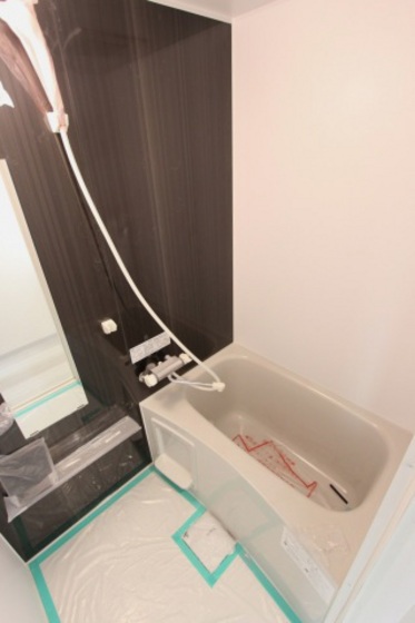 バス・シャワールーム　※別部屋の写真です