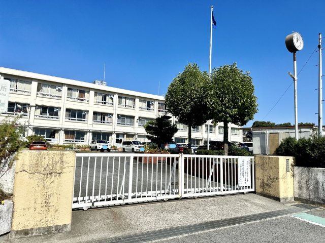 中学校　可児市立中部中学校（中学校）まで2109m