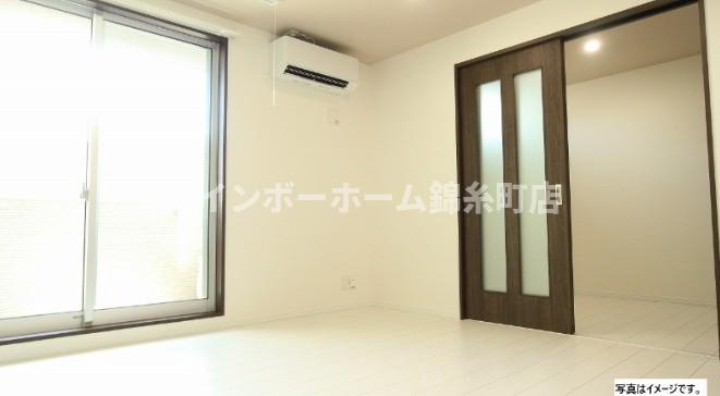 居室・リビング　※建築中のため参考写真となります。