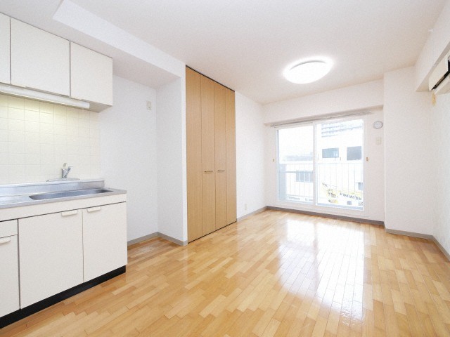 居室・リビング　【メゾン・ド・エレ】を見たとお伝えください♪