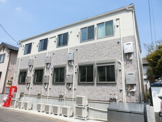 建物外観　２０１８年３月竣工、ネット無料で毎月のコスト軽減できます♪