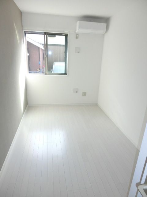 居室・リビング　人気の白いフローリング