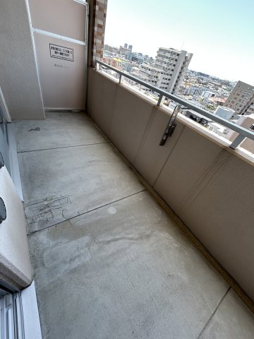 バルコニー　開放的で明るい空間を演出してくれるバルコニーです