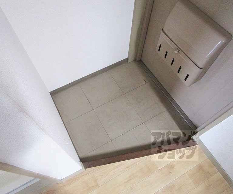 玄関　３０６号室の写真です。