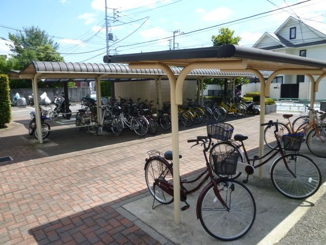 その他共有部分　★屋根付き駐輪場スペースです★