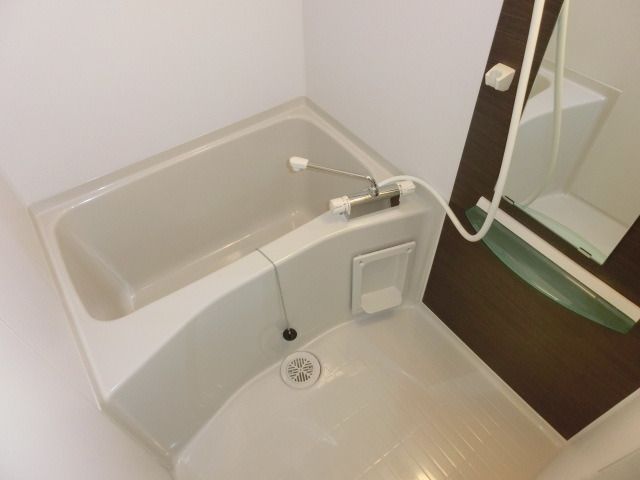 バス・シャワールーム　浴室乾燥機付きバス